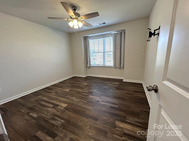 Building Photo - 1004 Whipcord Dr