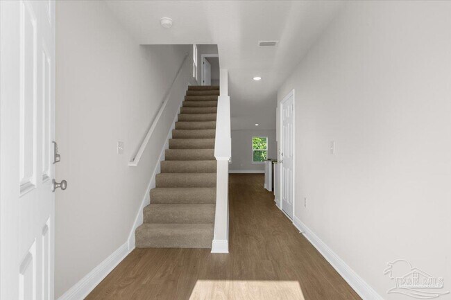 Building Photo - 1116 Coniferous Ave