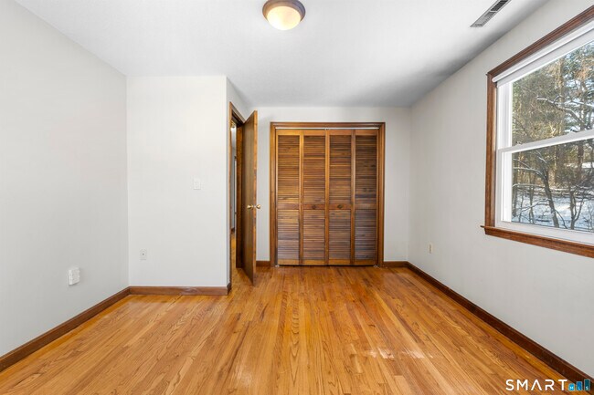 Building Photo - 52 Laura Rd