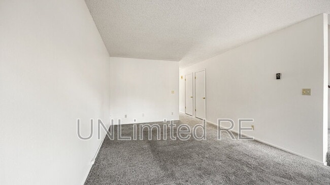 Building Photo - 1637 Canada Crescent