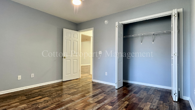 Building Photo - 4619 McClelland Dr