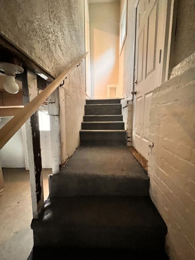 Building Photo - Section 8 welcome