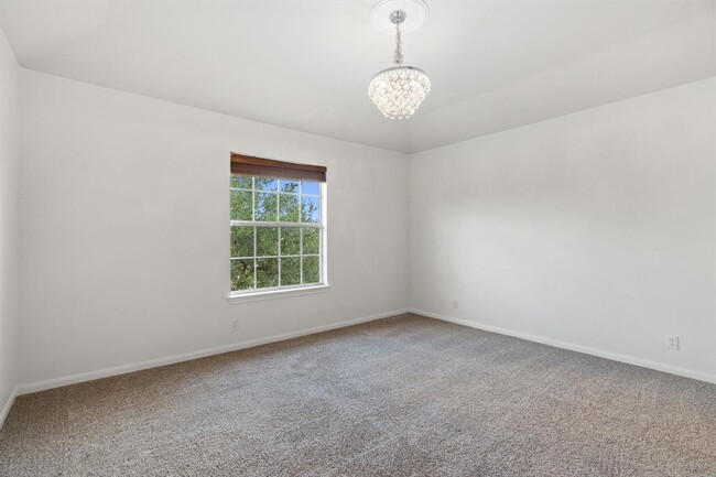Building Photo - 209 Canterbury Dr