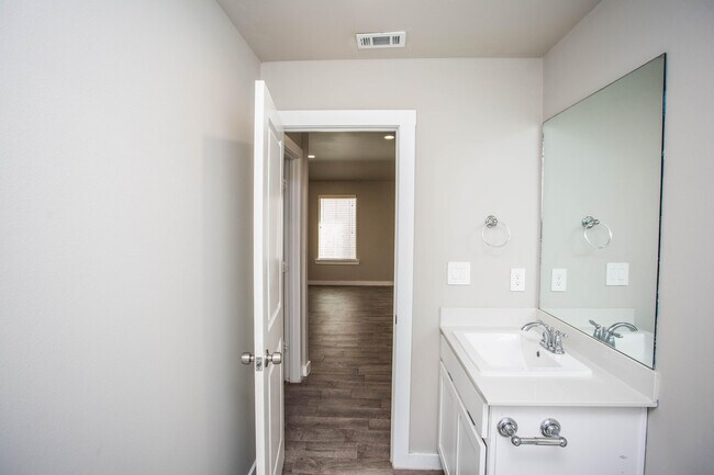 Building Photo - 4717 126th St