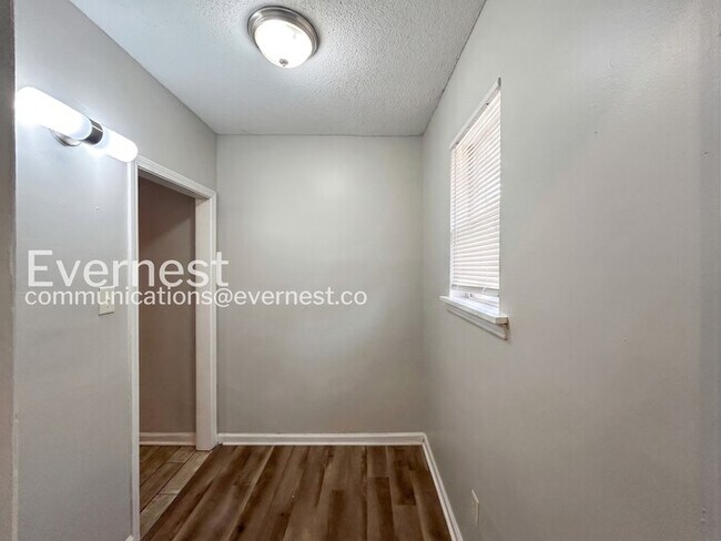 Building Photo - 362 Hewlett Rd