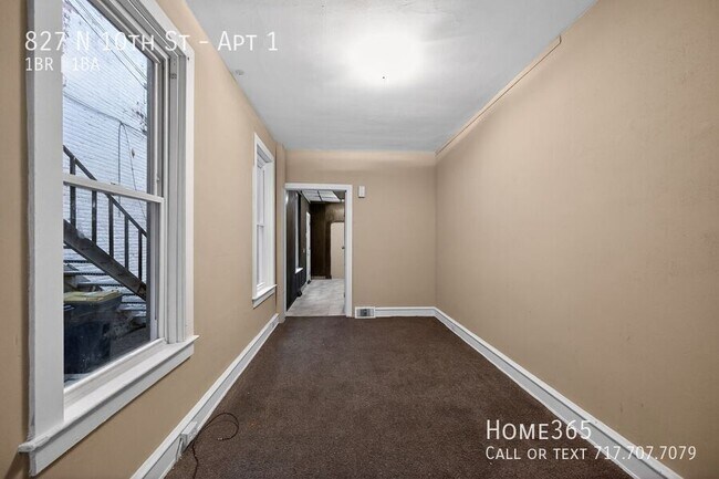 Building Photo - 827 N 10th St