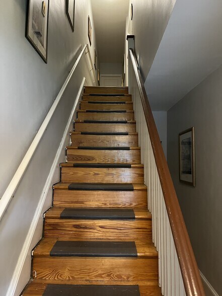 Building Photo - 4101 Roland Ave