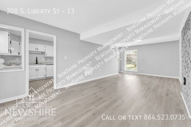 Building Photo - 200 S Liberty St