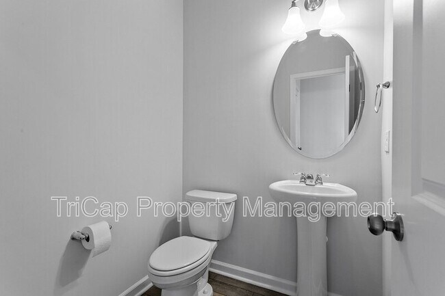 Building Photo - 1723 Chirping Trl