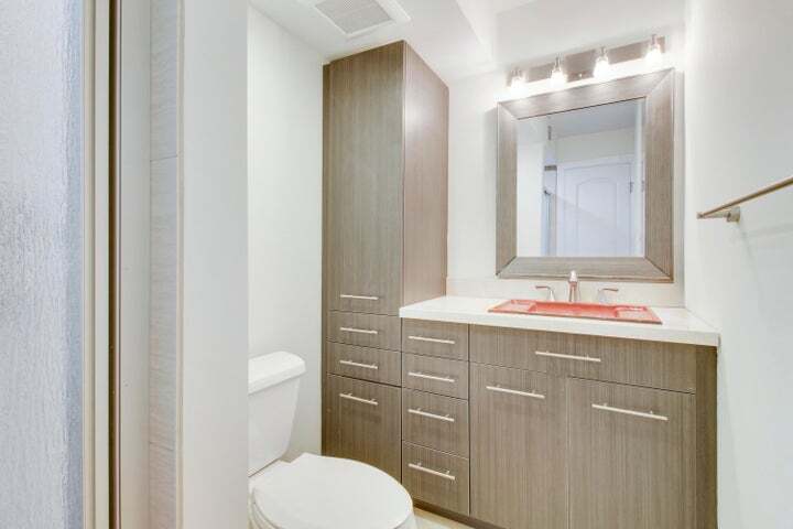 Building Photo - 9 Royal Palm Way