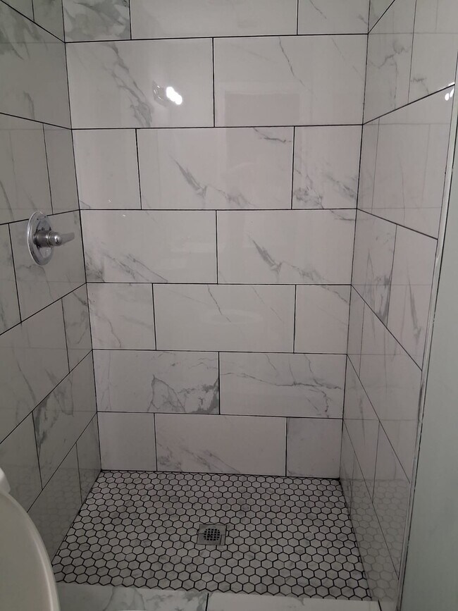 Building Photo - 804 Boston St