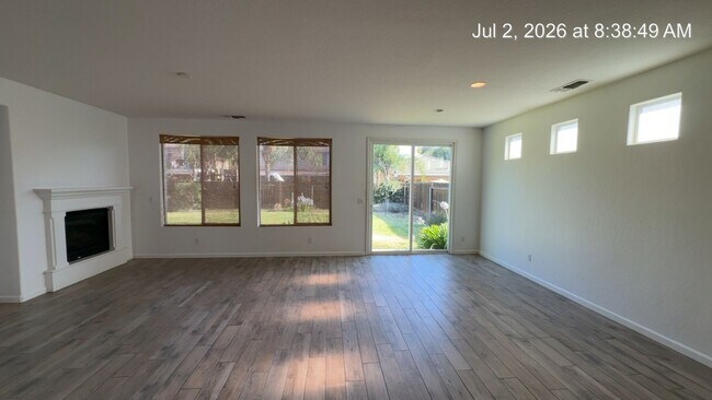 Building Photo - Beautiful Home Now Available! 3 Bedroom!