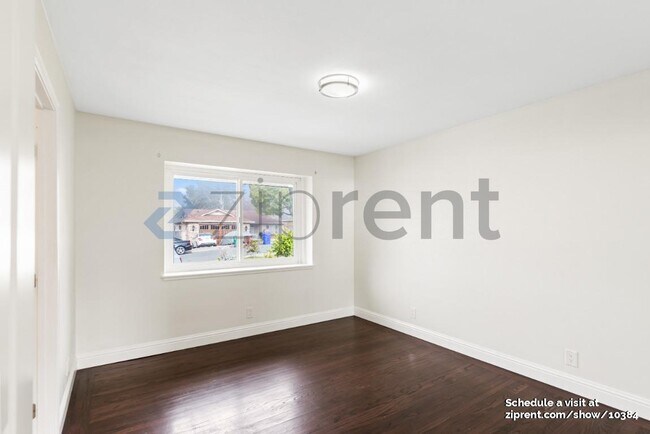 Building Photo - 3078 Deseret Dr