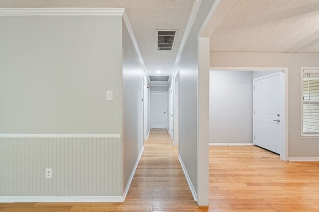 Building Photo - 2119 N 55th Pl
