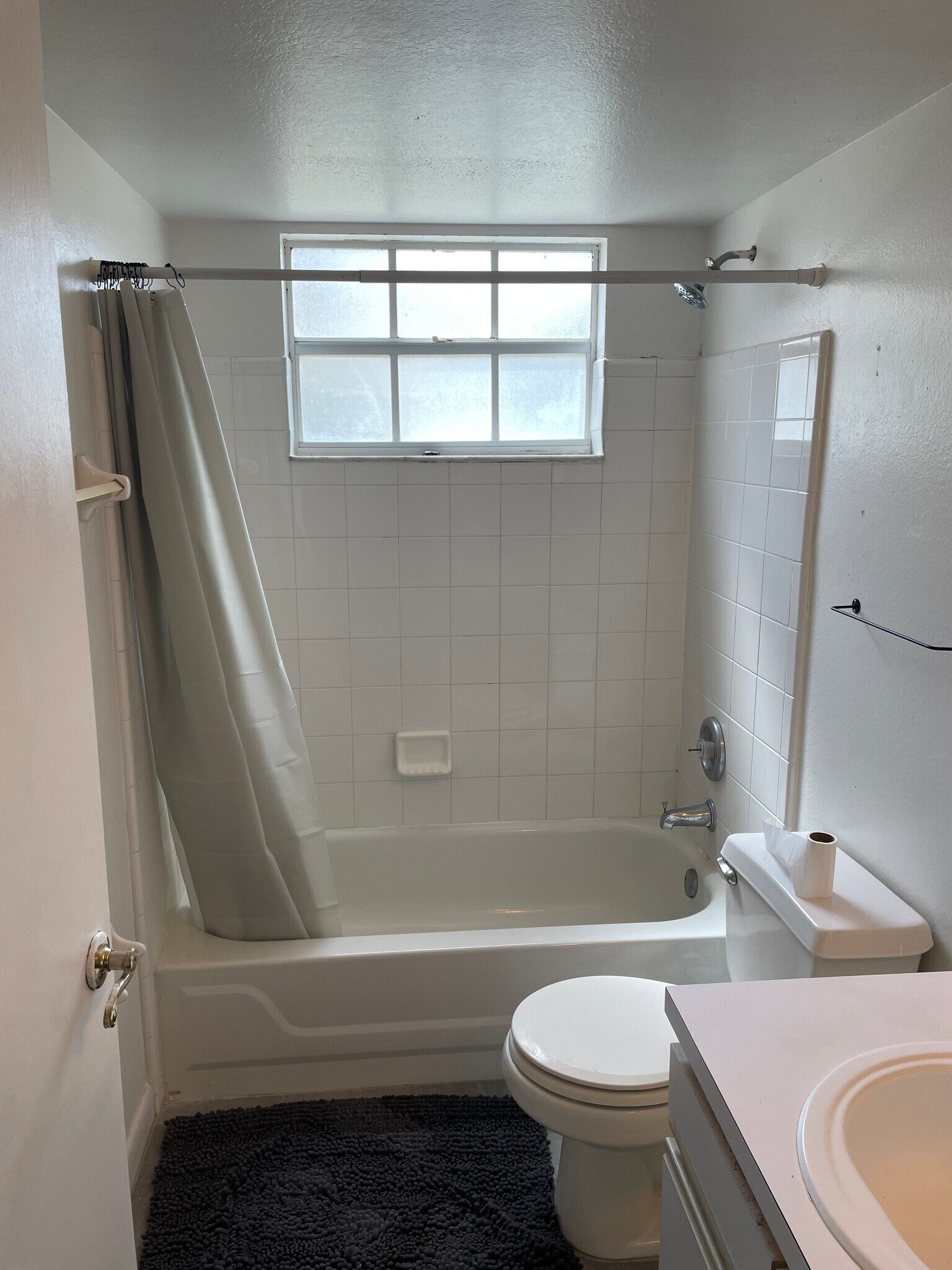 Building Photo - 2489 Sweetwater Club Cir