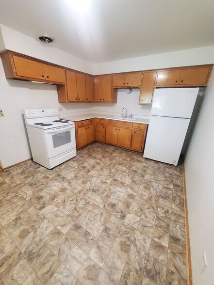 Building Photo - 4454 S 14th St
