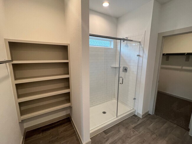 Building Photo - 7719 Brushwood Dr