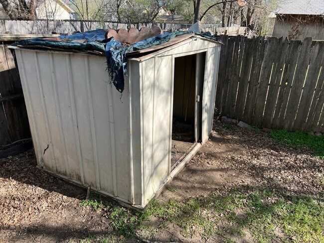 shed for storage - 1415 W Irving St