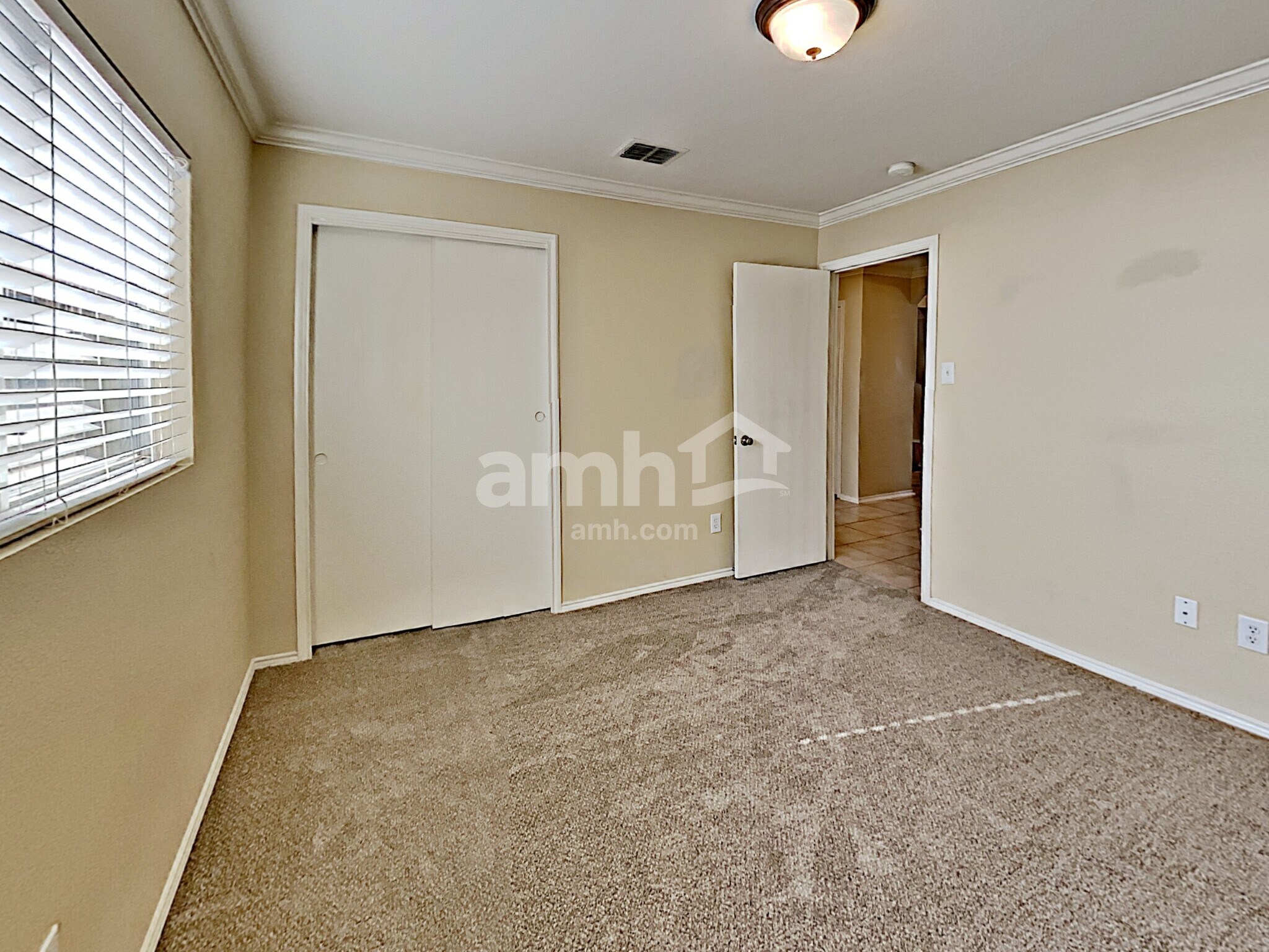 Building Photo - 24727 Maple Crest