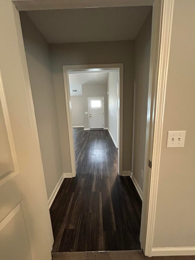 Building Photo - 610 Constitution Dr