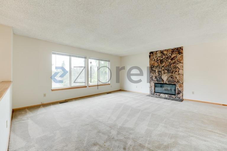 Building Photo - Unit