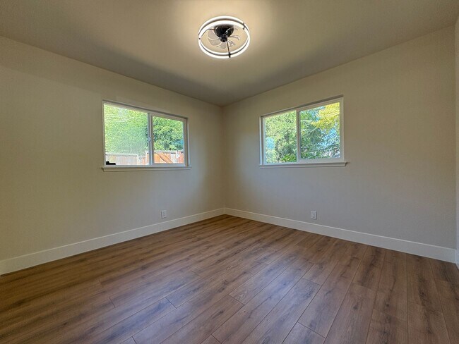 Building Photo - Modern Oasis in the Heart of Los Altos – U...