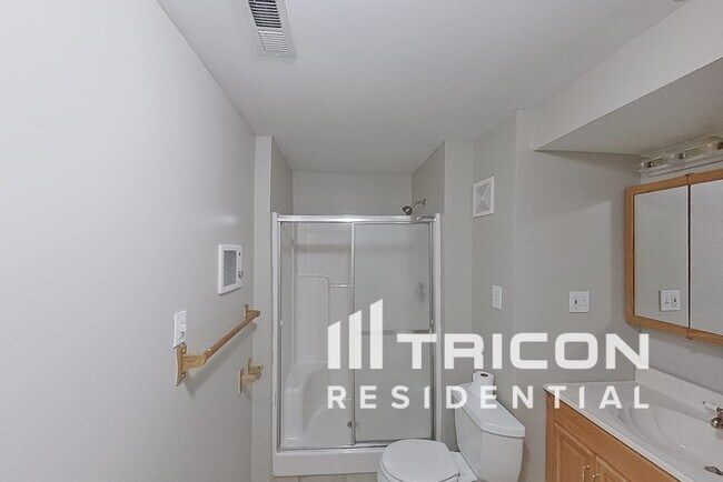 Building Photo - 745 Diamond Pointe Ct