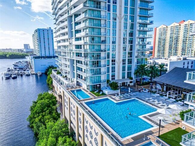 Building Photo - 300 Sunny Isles Blvd