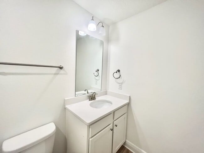 Building Photo - 22 Redbird Lp