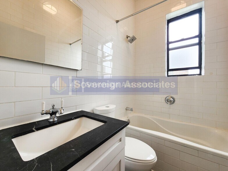 Building Photo - 605 W 137th St