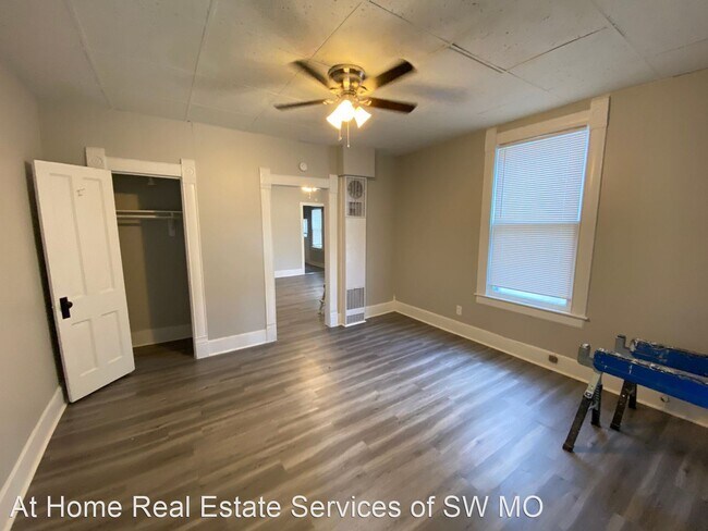 Building Photo - 653 S Main Ave