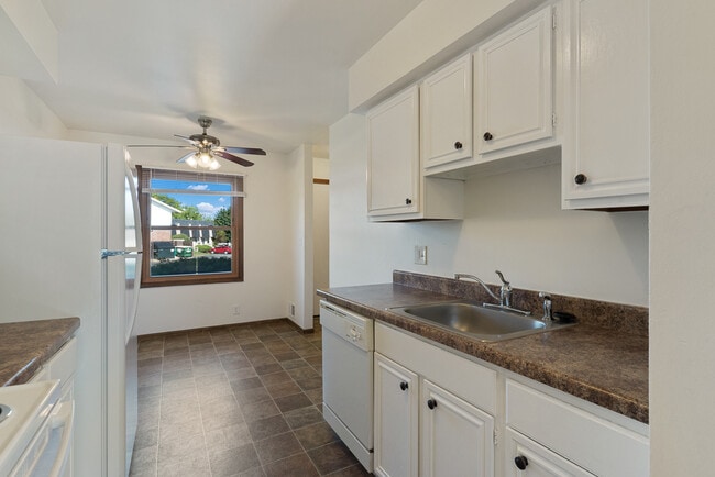 Building Photo - 3774 S 81st St