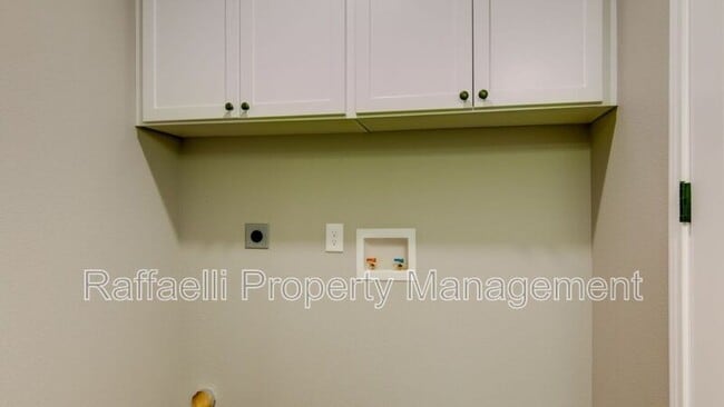 Building Photo - 2 Fernwood Dr