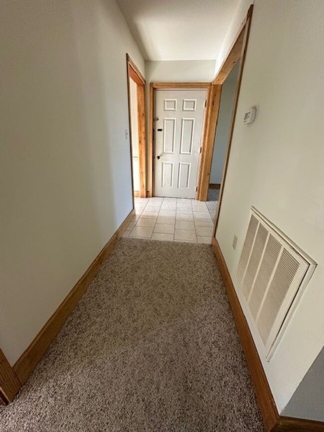 Building Photo - Leola 2 Bedroom 2nd floor