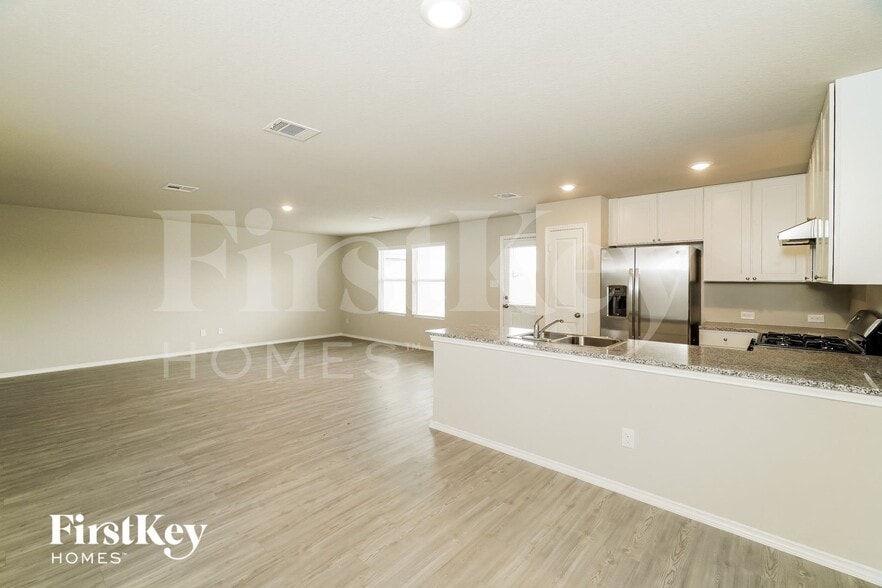 Building Photo - 10727 Giacconi Dr
