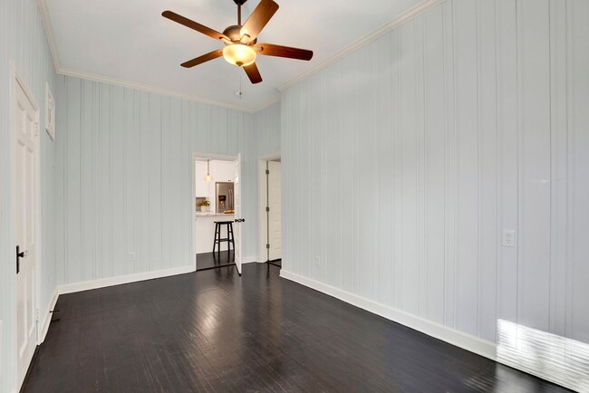 Building Photo - Thomas Square Home