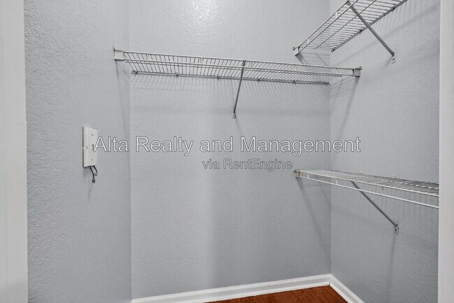 Building Photo - 8290 Gate Pkwy W