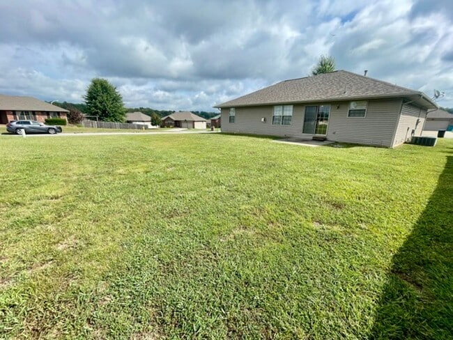 Building Photo - 4339 N Farm Rd 157