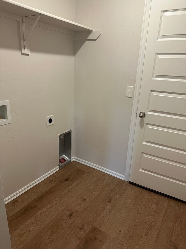 Building Photo - Pre-Leasing Now! Charming 3-Bedroom, 2-Bath Home in Mustang | Tours Available | Move-In Beginning...