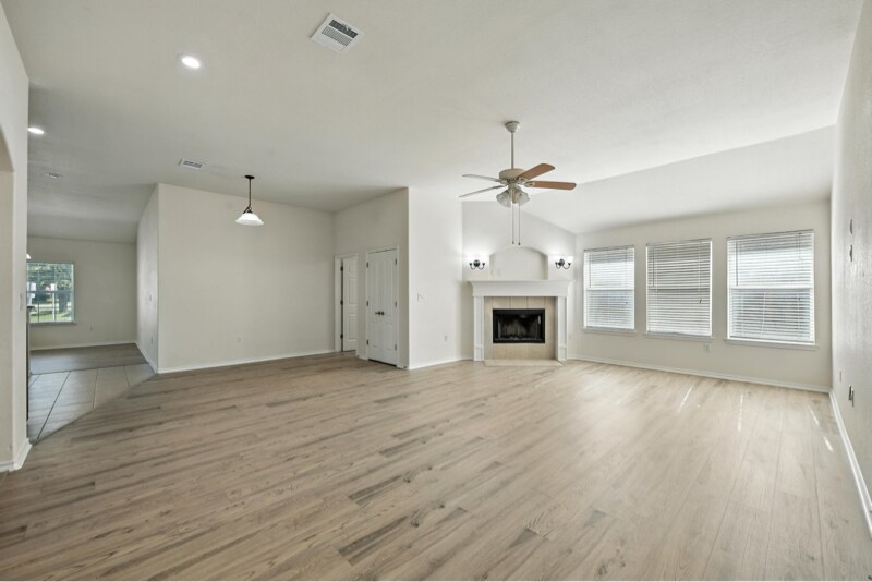 Building Photo - 5328 Sioux Creek Ln