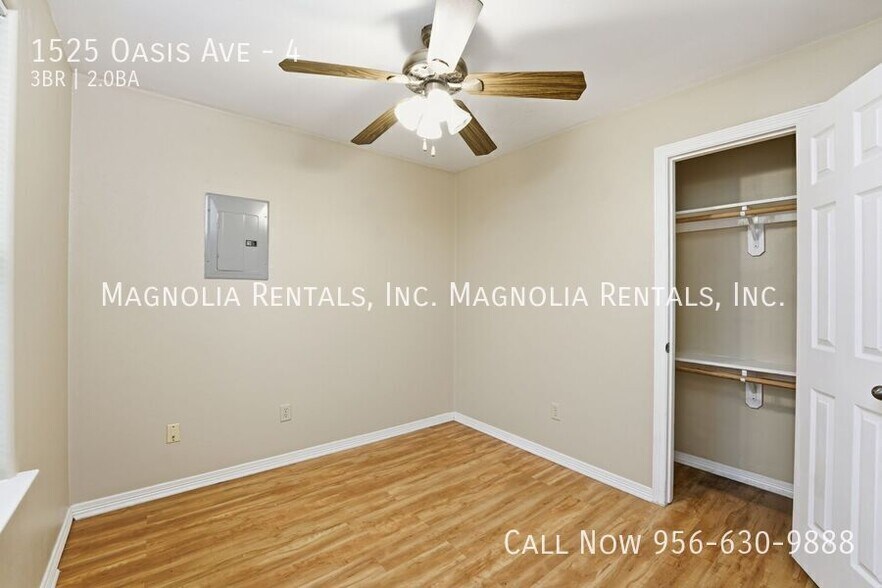 Building Photo - 1525 Oasis Dr