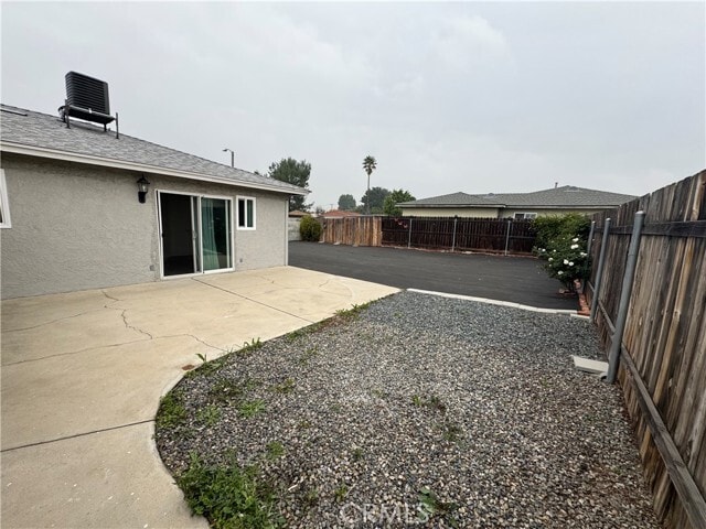 Building Photo - 428 E Montrose St