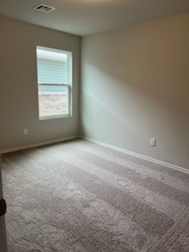 Building Photo - FIRST MONTH FREE!