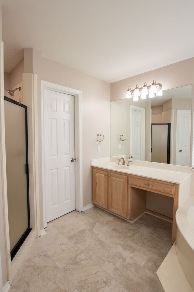Building Photo - 5716 Bostick Dr