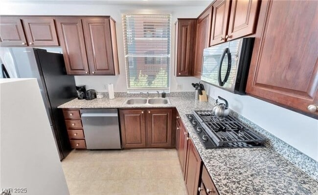 Building Photo - 47 E Agate Ave