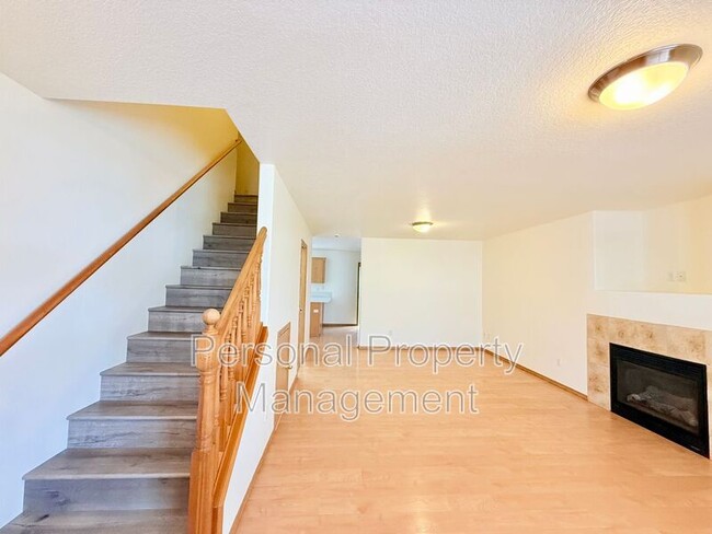 Building Photo - 5621 NE 64th Street