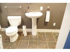 Building Photo - 538 Main St