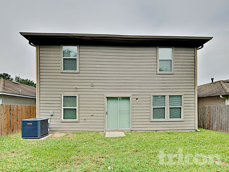 Building Photo - 12402 Grossmount Dr