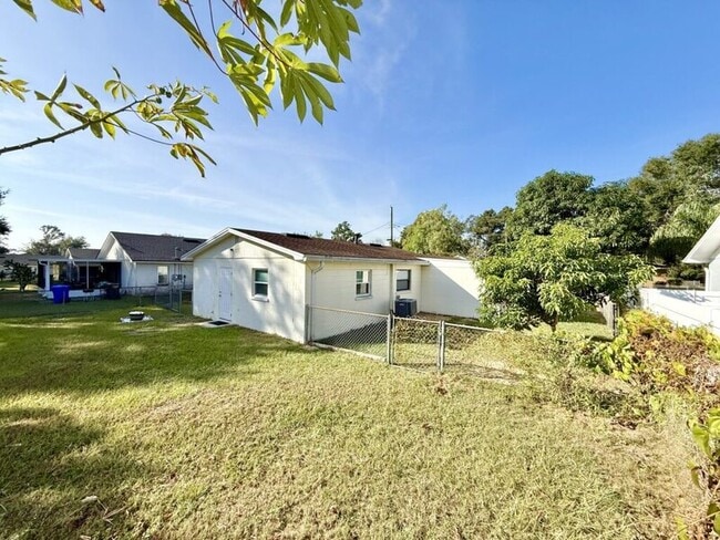 Building Photo - 1221 Jewel Ave