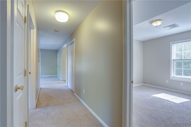 Building Photo - 68 Stonington Ln